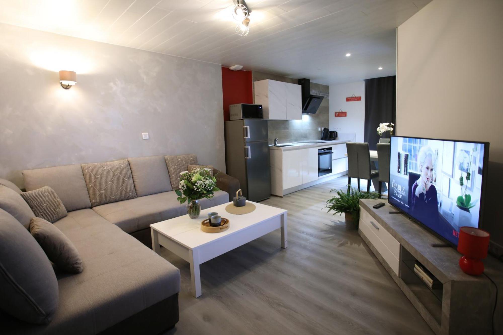 L'Atelier 57 - Votre Meuble Authentique ! Apartment Arbois Exterior photo